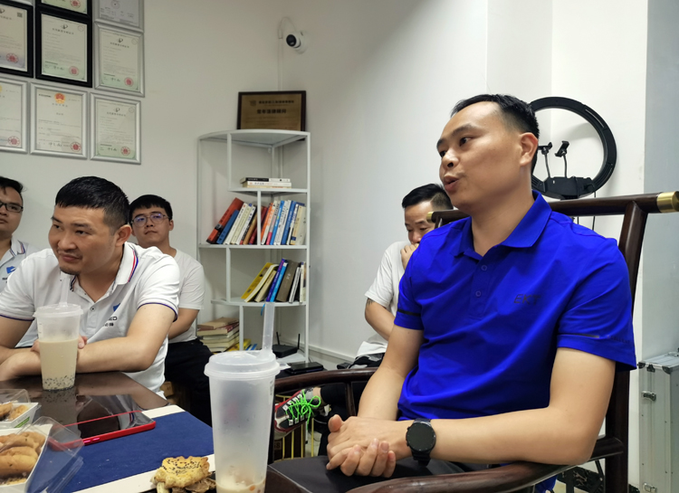 10月前行不止，11月勇攀高峰